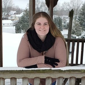 Meet your Posher, Briana